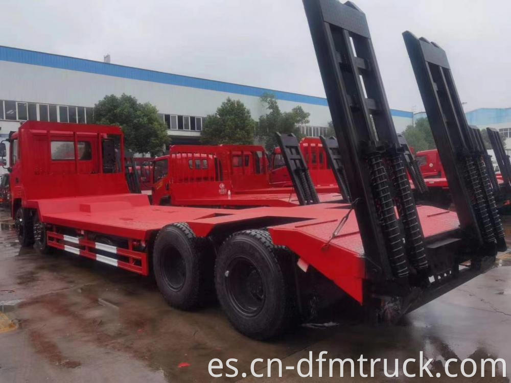 Dongfeng Flatbed Transport Vehicle